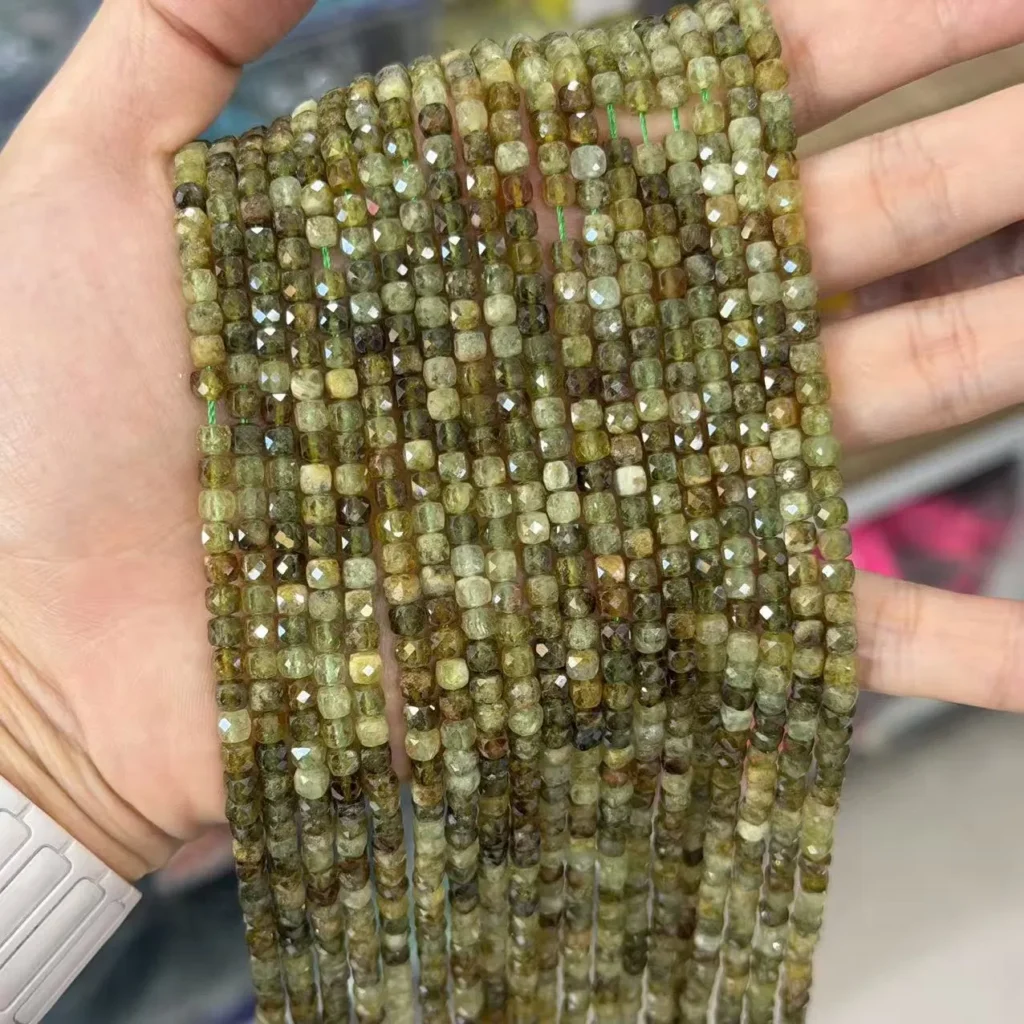 Green Garnet 4mm faceted cube bracelet bead strands wholesale