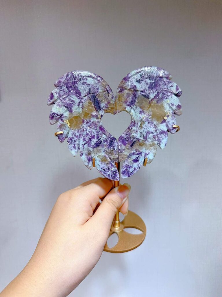 Small Crystal Heart Wing Decorations – Design 1