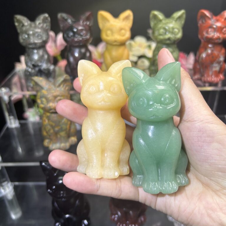 Sitting Cat Crystal Carving